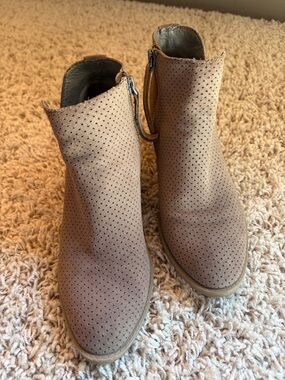 Dolce Vita Women’s Perforated Tan Ankle Boots